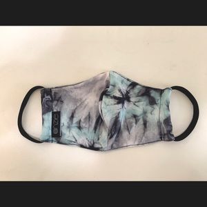 Onzie Mindful Mask with filter pocket